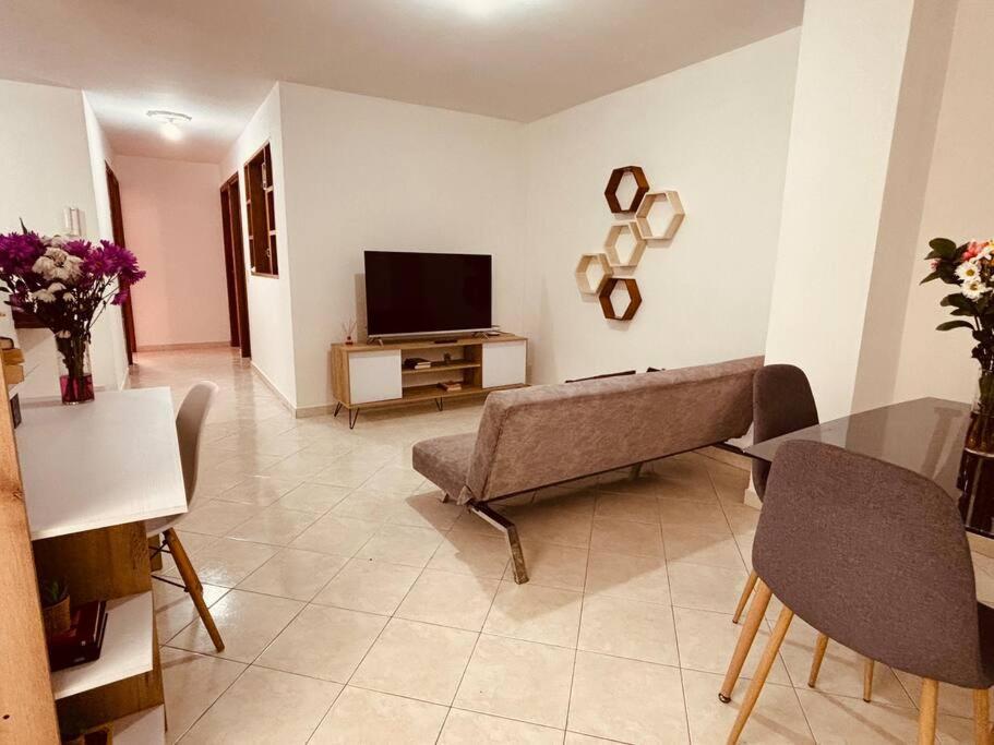 In Laureles 3 - Full Amenities Apartment